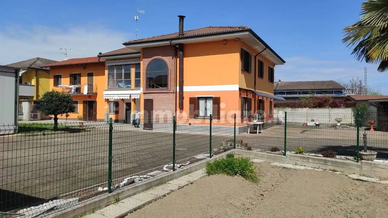 Villa in vendita a Borgolavezzaro