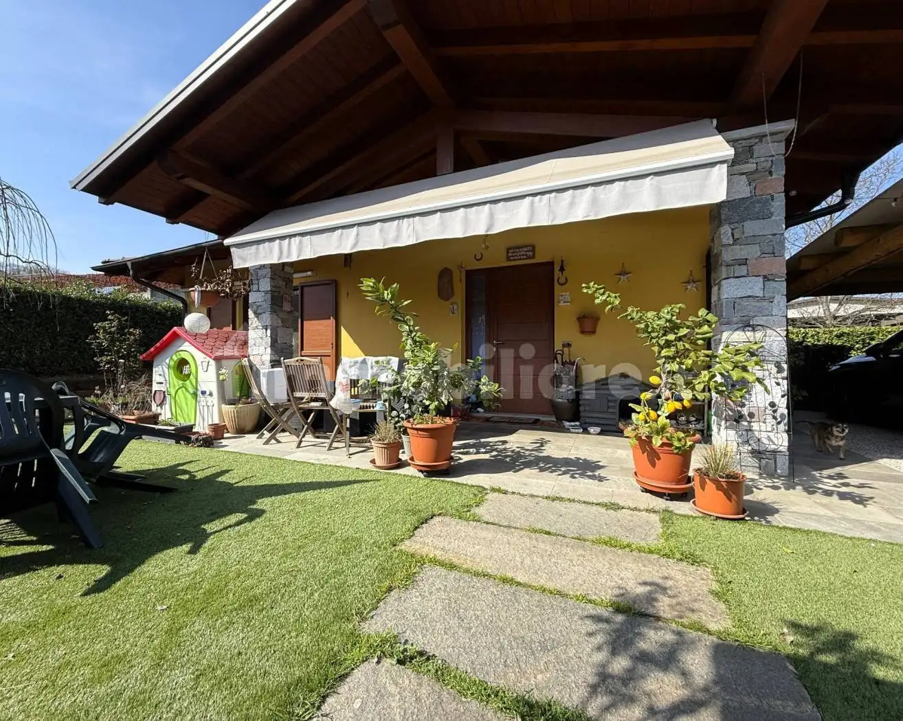 Villa in vendita a Paruzzaro