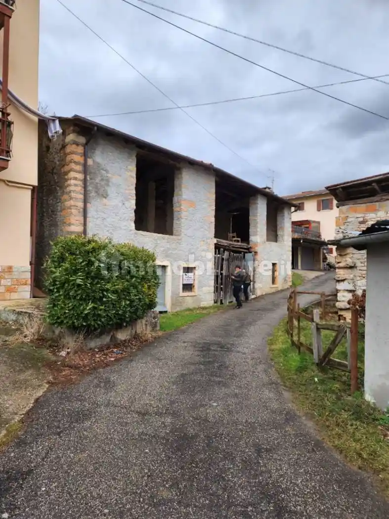 Rustico - Casale in vendita a Bosco Chiesanuova