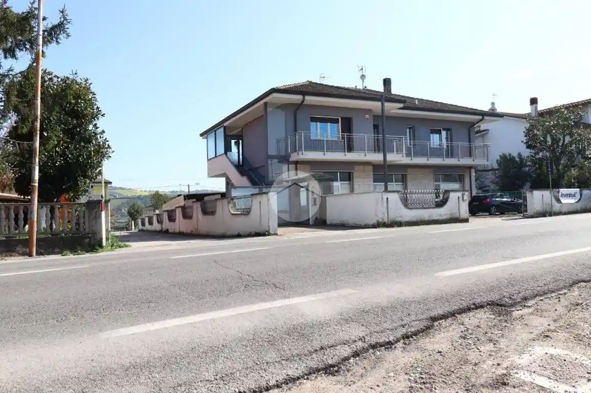 Trilocale via SS80 223, Colleranesco, Giulianova - foto 2