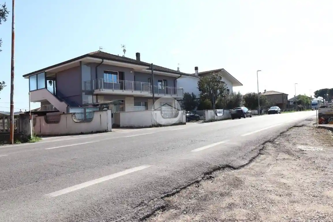 Trilocale via SS80 223, Colleranesco, Giulianova - foto 3