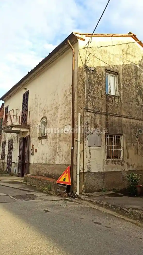 Terratetto unifamiliare 180 m², da ristrutturare, Petrognano - San Gennaro, Capannori - foto 3