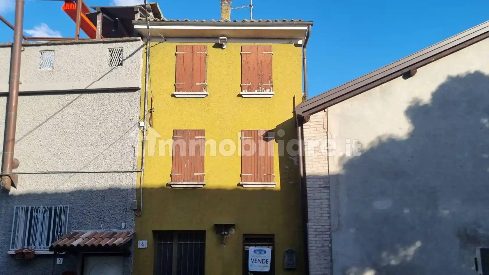 Casa indipendente in vendita a Lesignano de' Bagni