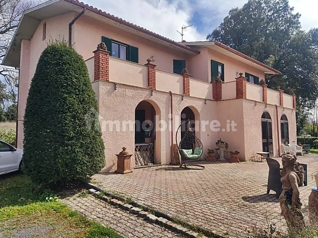 Villa in vendita a Onano