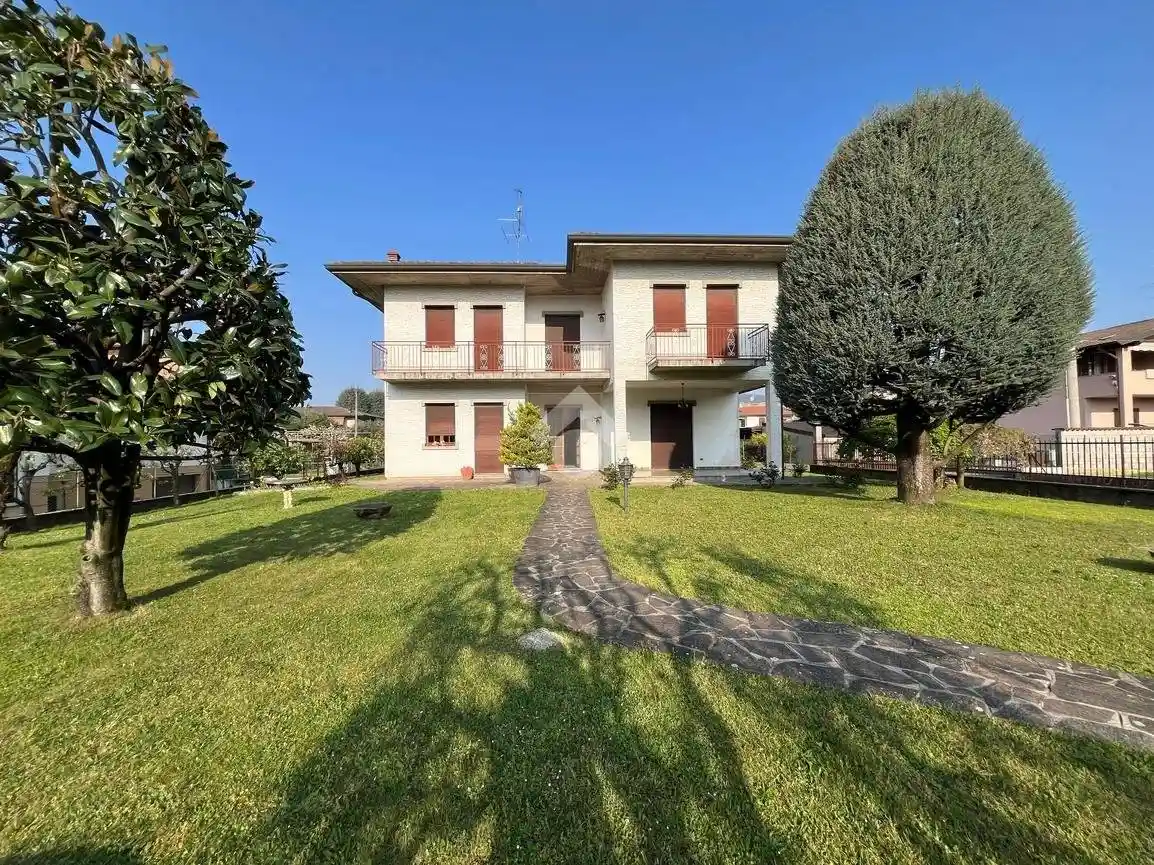 Villa in vendita a Capriolo