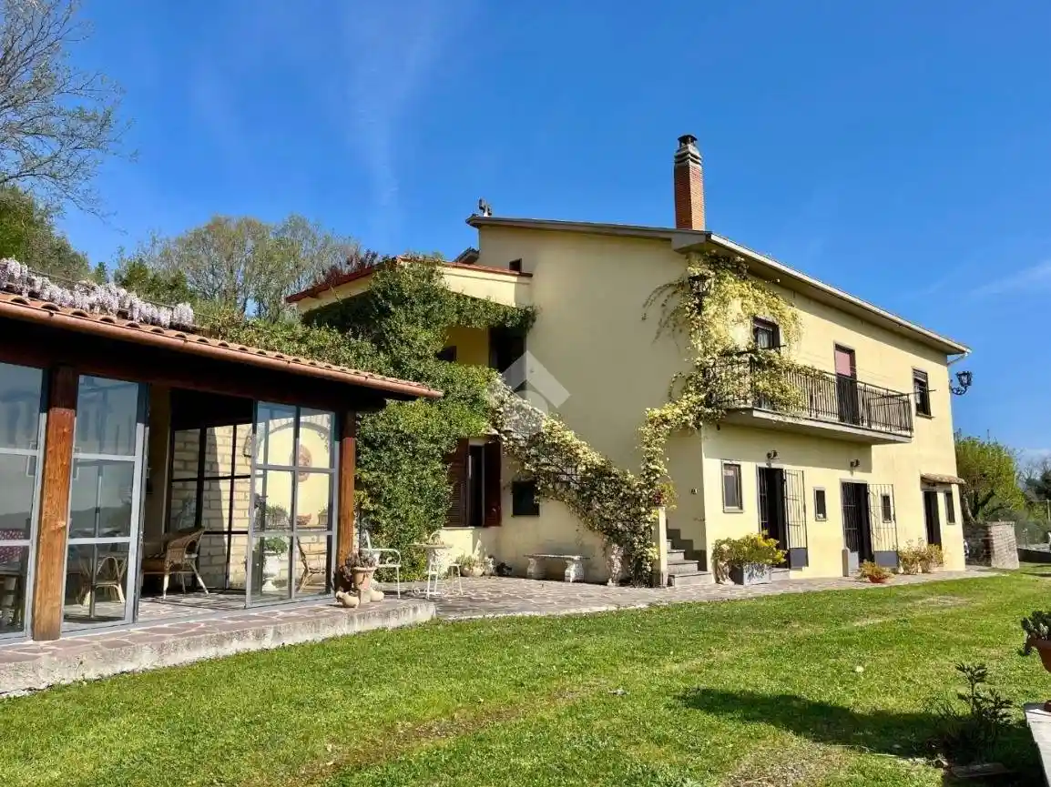 Casa indipendente in vendita a Bomarzo