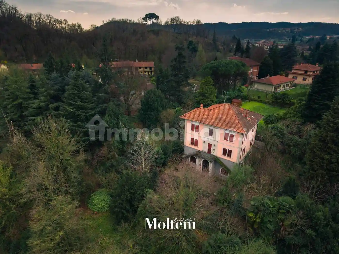 Villa in vendita a Olgiate Molgora