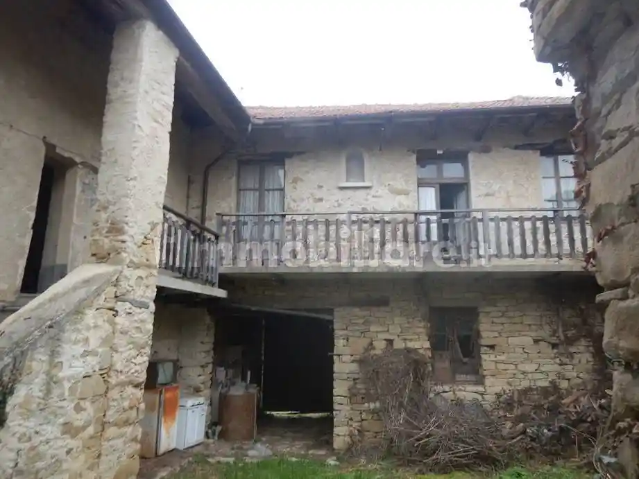 Casale regione Piovero, Cortemilia - foto 2