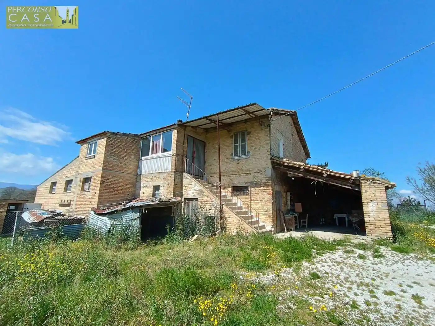 Terratetto unifamiliare 140 m², da ristrutturare, Bellante - foto 3