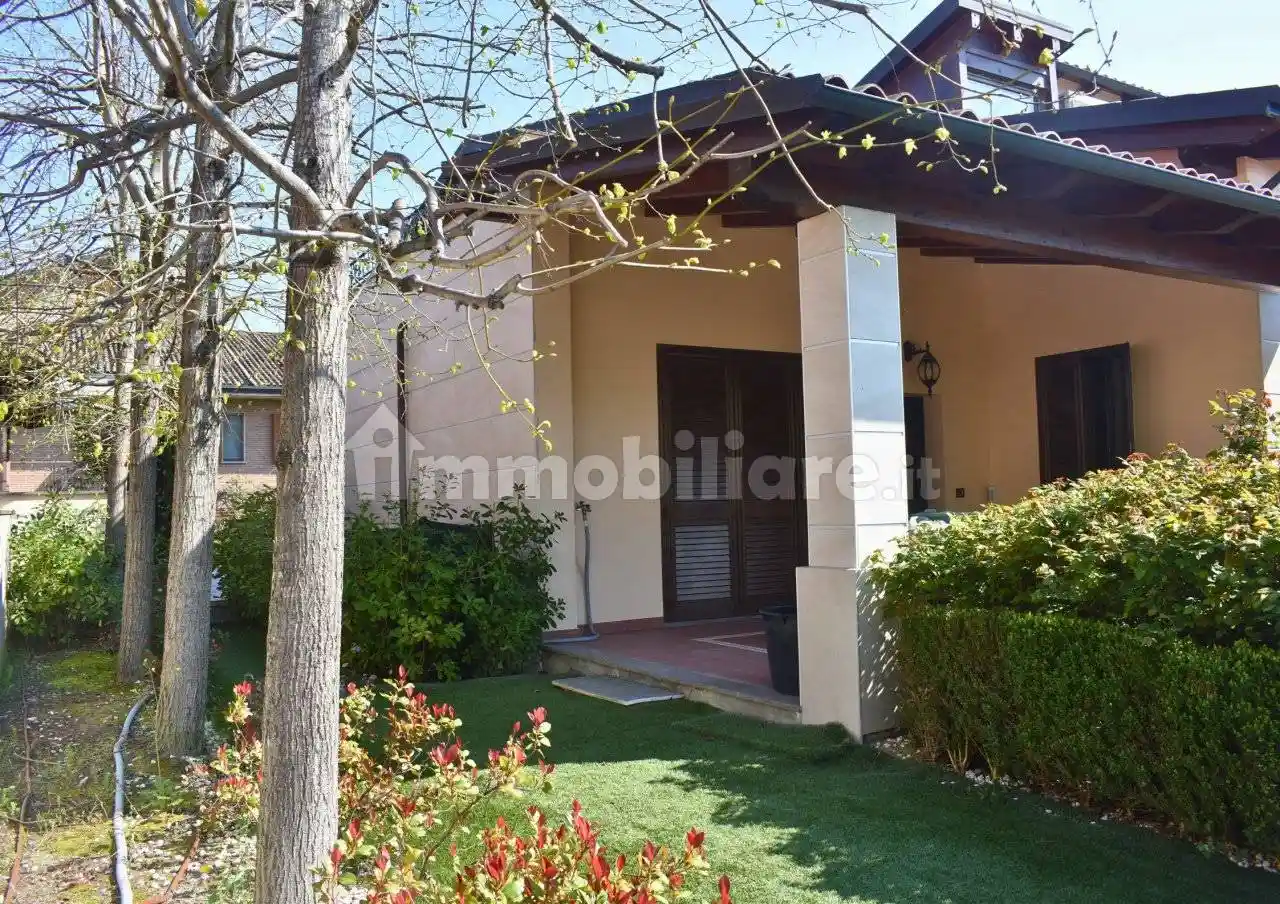 Villa in vendita a Parma