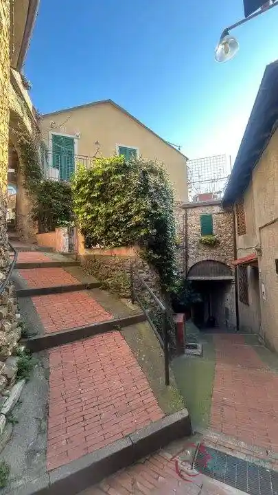 Casa indipendente in vendita a Alassio