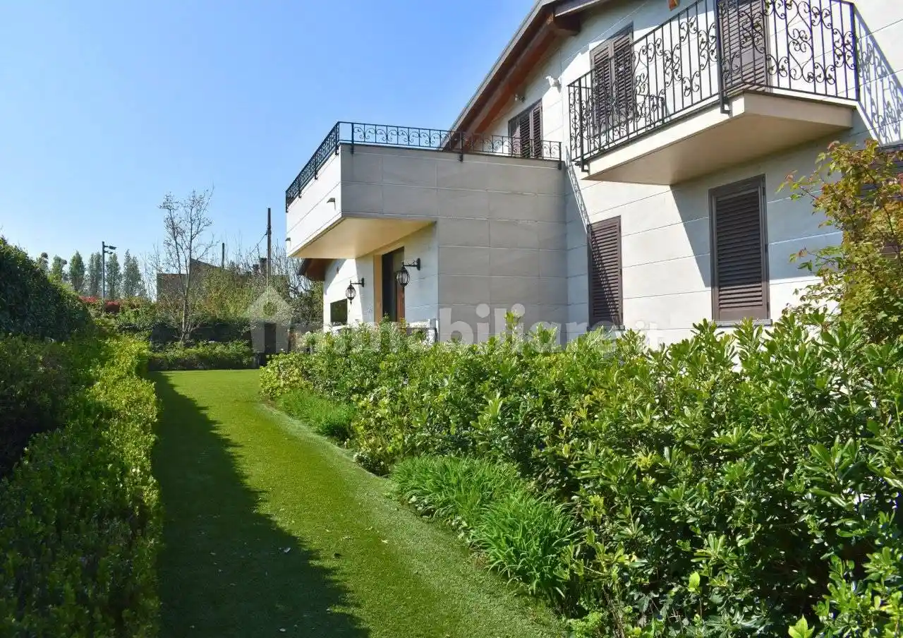 Villa in vendita a Parma