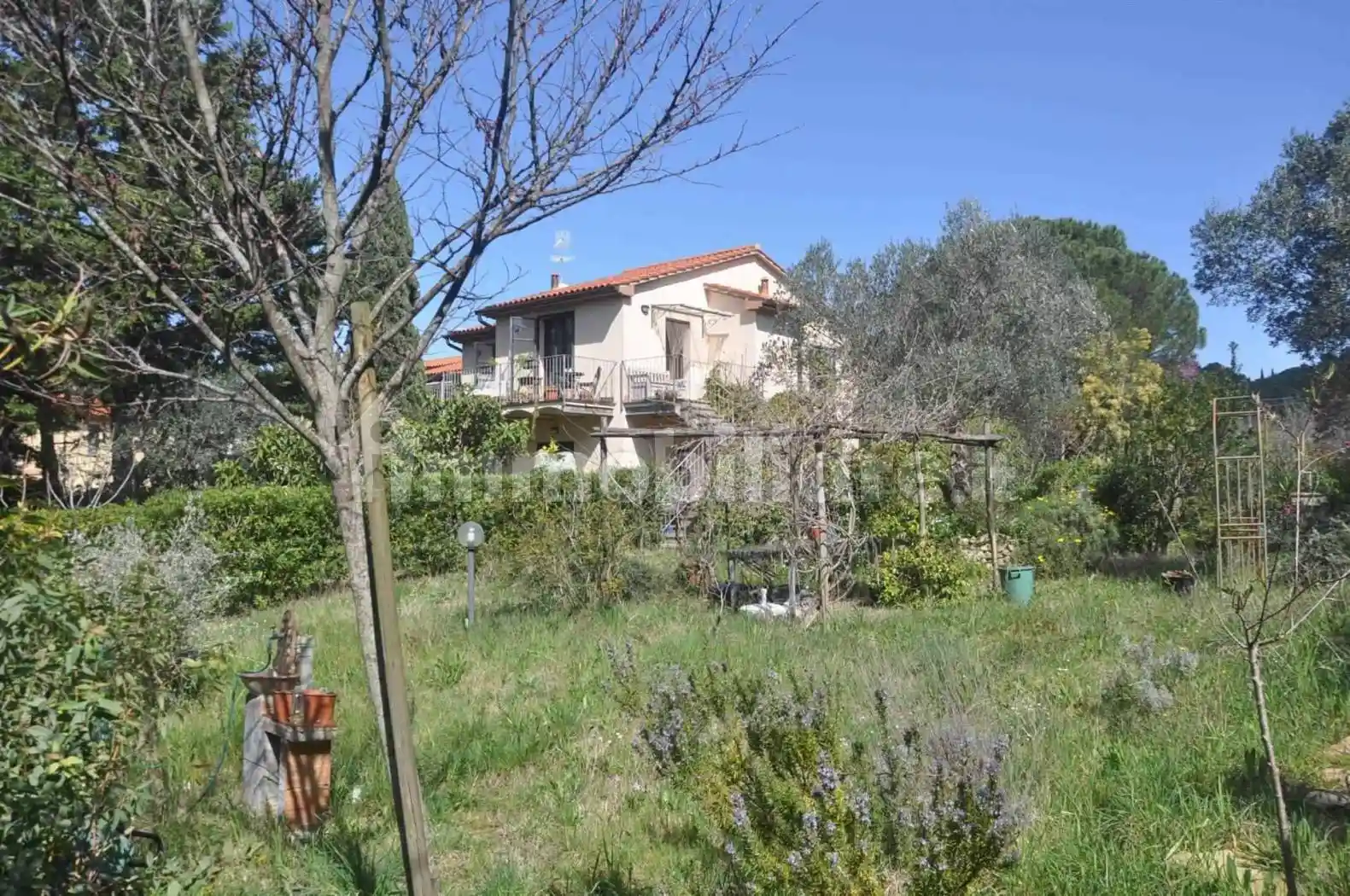 Appartamento in vendita a Castellina Marittima