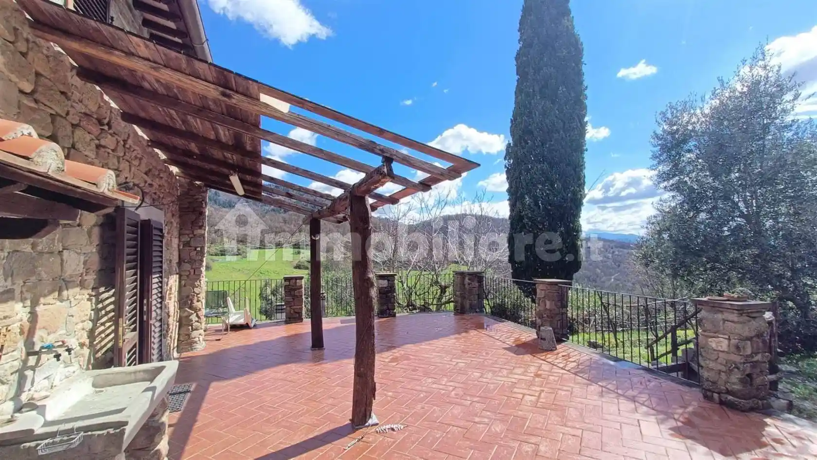 Casa indipendente in vendita a Scarperia e San Piero