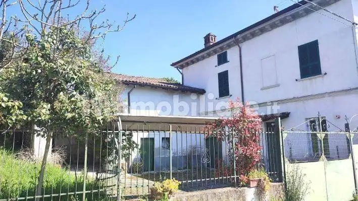 Casa indipendente in vendita a Canneto Pavese