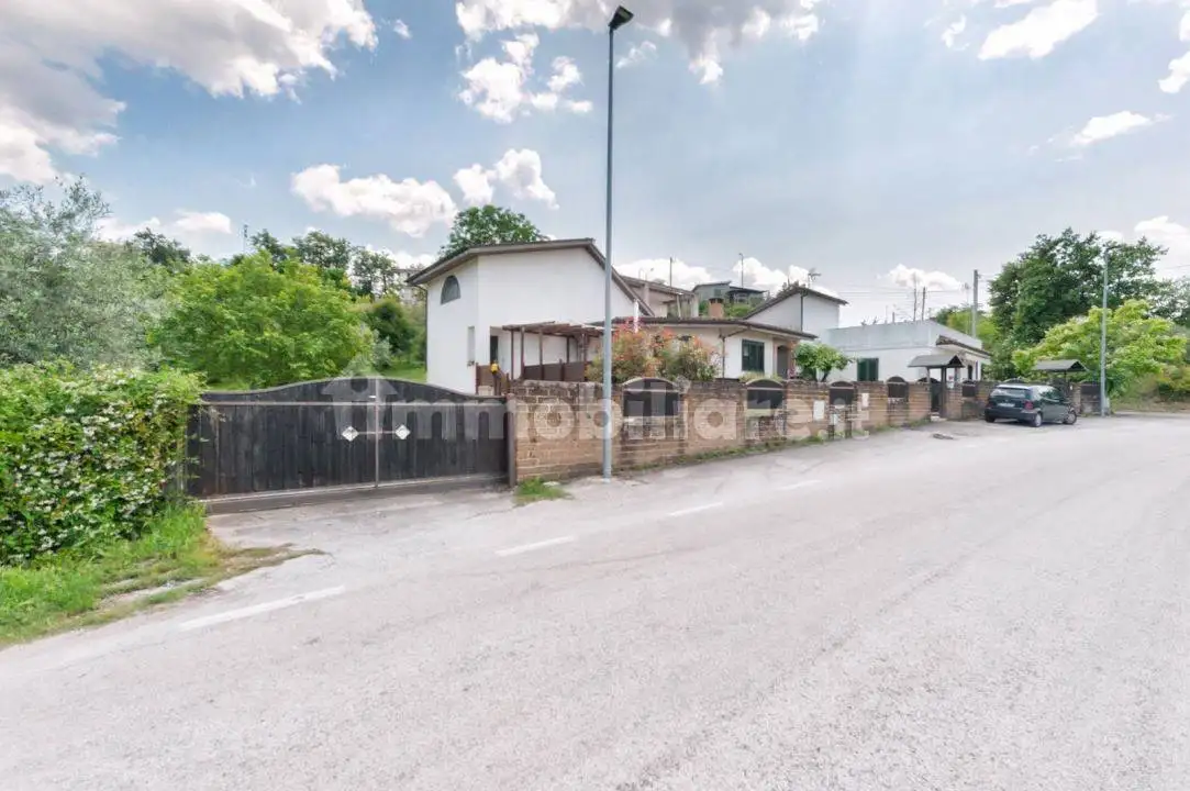 Villa in vendita a Turrivalignani