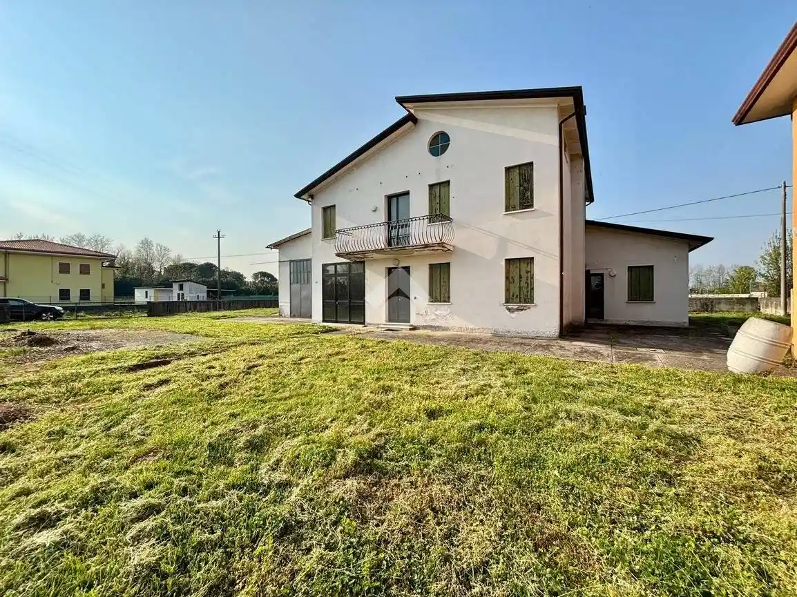 Villa in vendita a Loria