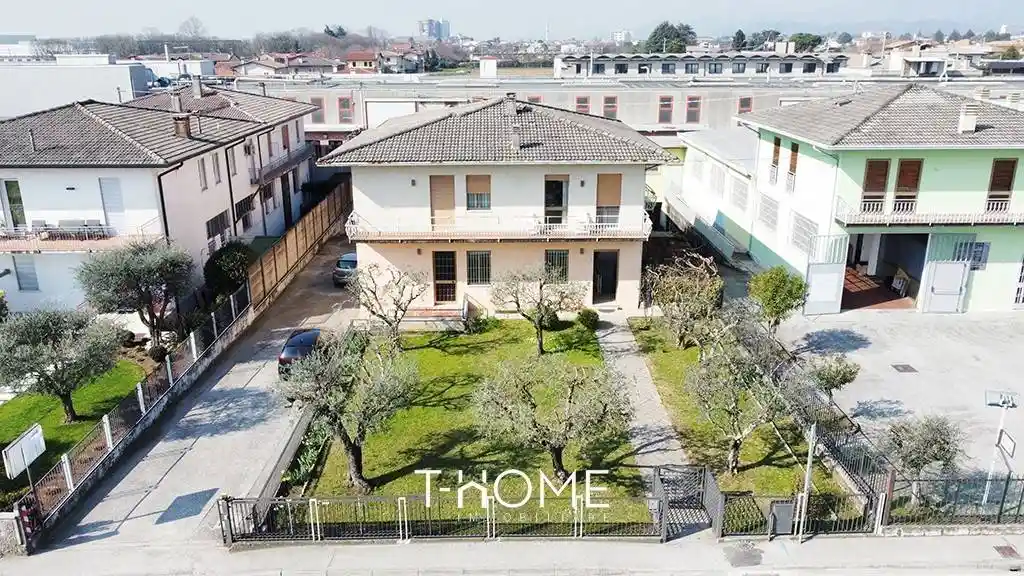 Villa in vendita a Cassola