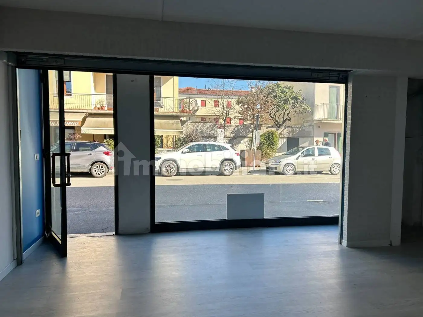 Palazzo - Edificio in Affitto - foto 2