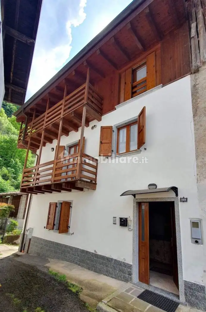 Casa indipendente in vendita a Bondone