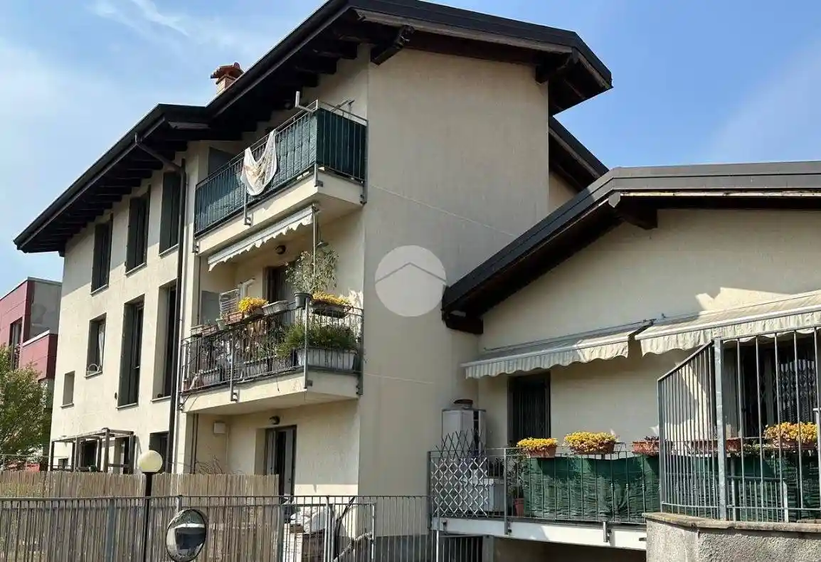 Appartamento in vendita a Pessano con Bornago