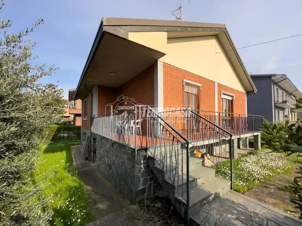 Villa in vendita a Bollate