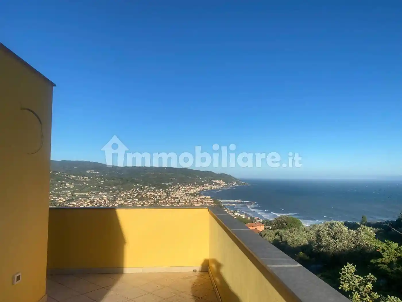 Appartamento in vendita a Imperia