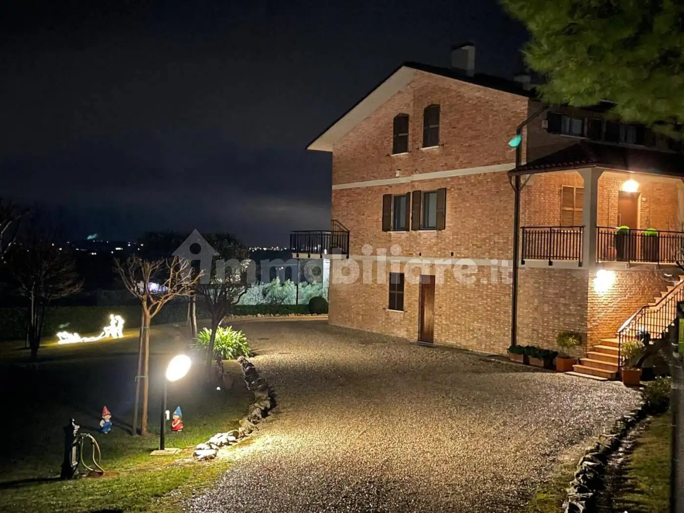 Villa in vendita a Ostra Vetere