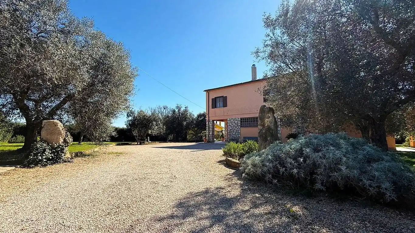 Rustico - Casale in vendita a Montalto di Castro