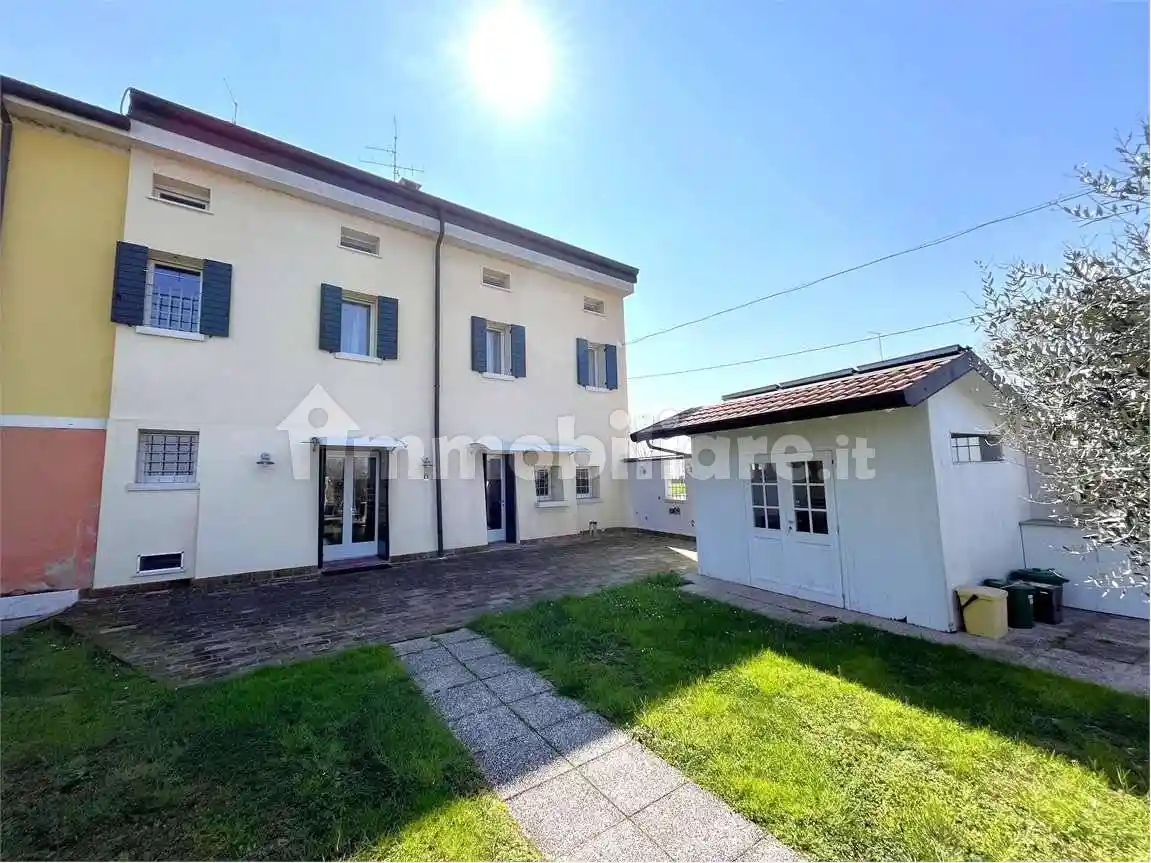 Rustico - Casale in vendita a Isola della Scala