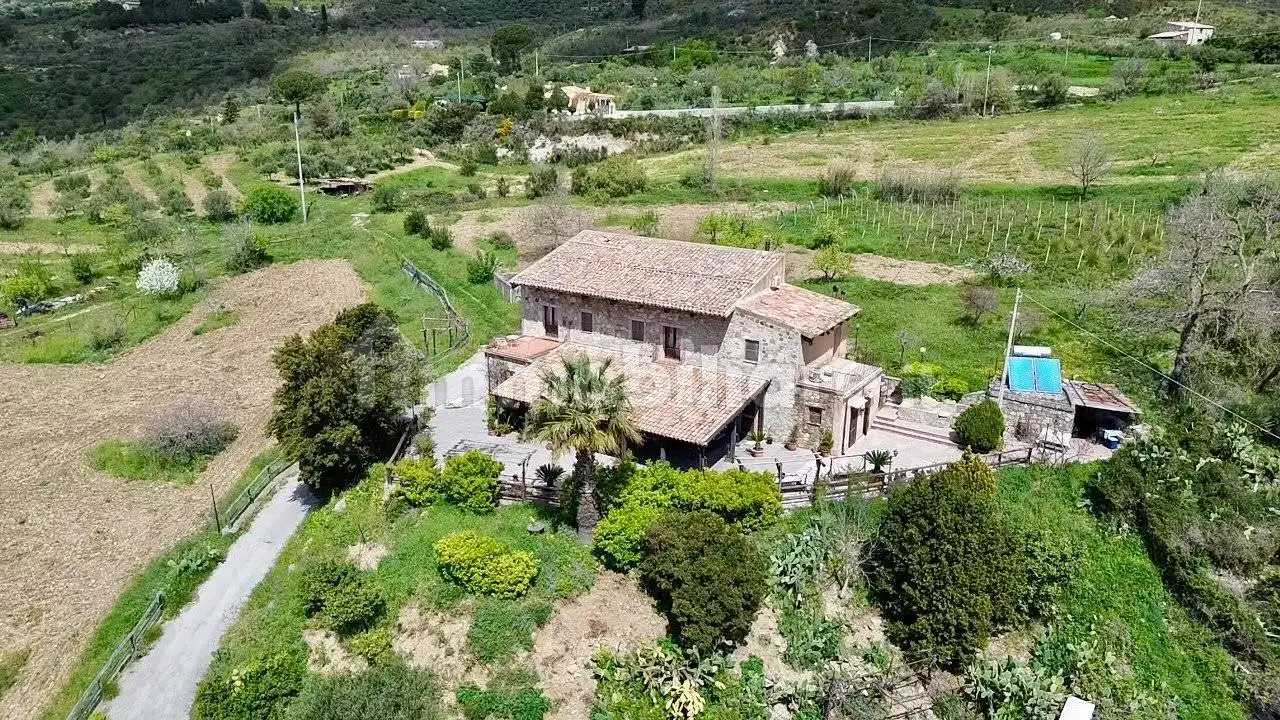 Rustico - Casale in vendita a Polizzi Generosa