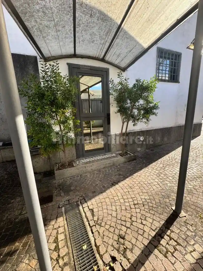 Palazzo - Edificio in Affitto - foto 4