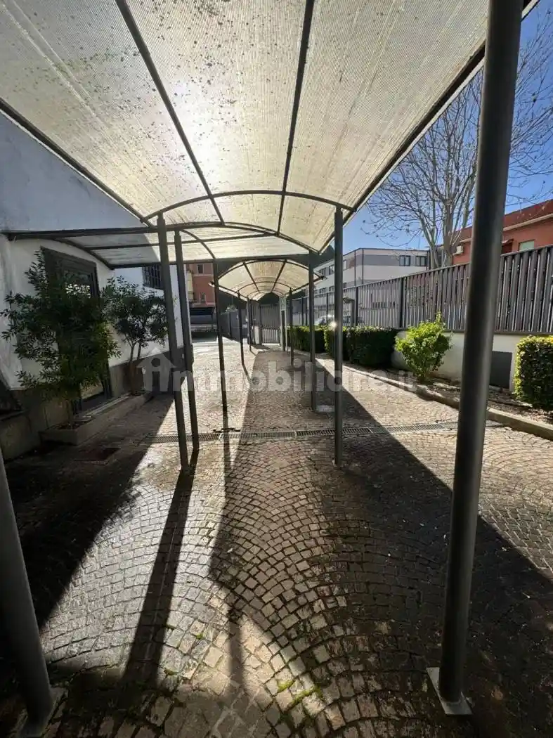 Palazzo - Edificio in Affitto - foto 5