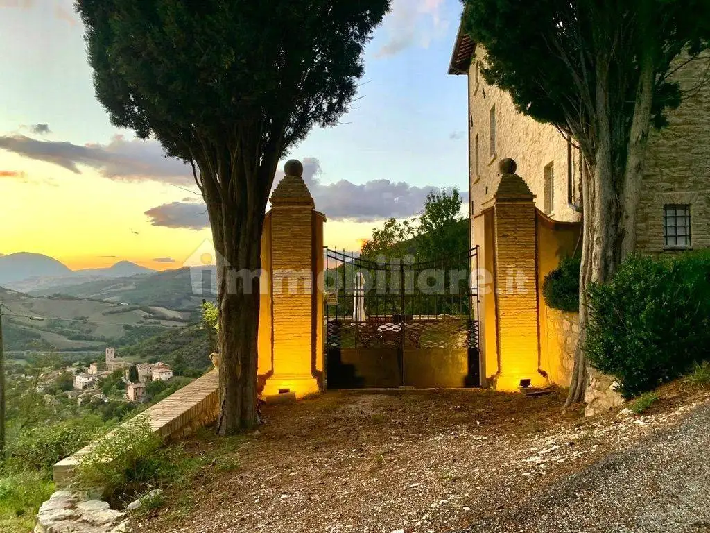 Rustico - Casale in affitto a Valfornace