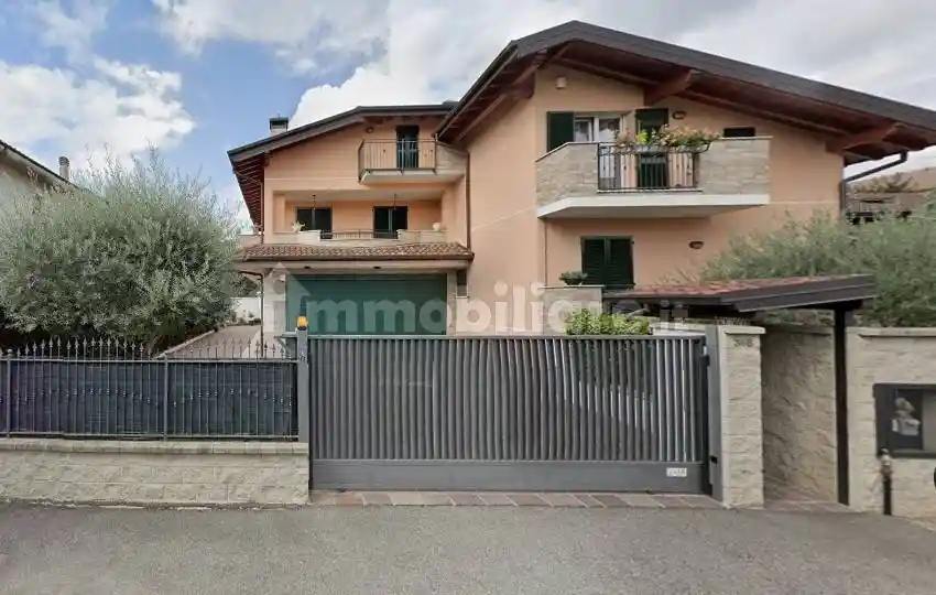 Villa in vendita a Villa Cortese