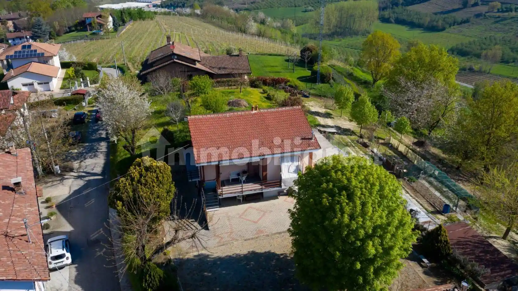 Villa unifamiliare Govone, via Craviano, 70/A, Centro, Govone - foto 2