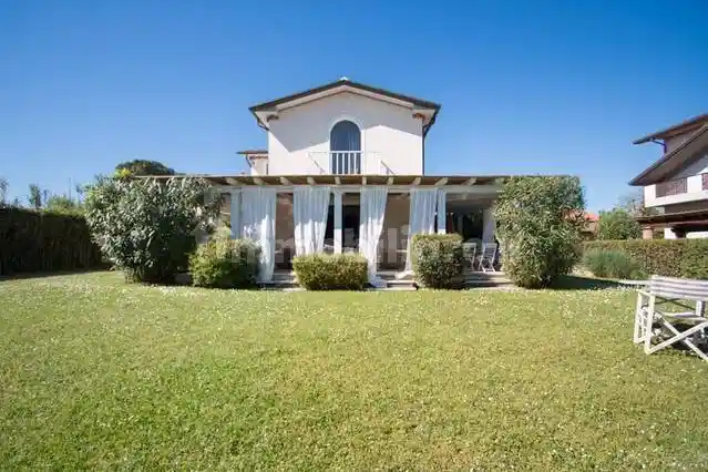 Villa in vendita a Forte dei Marmi