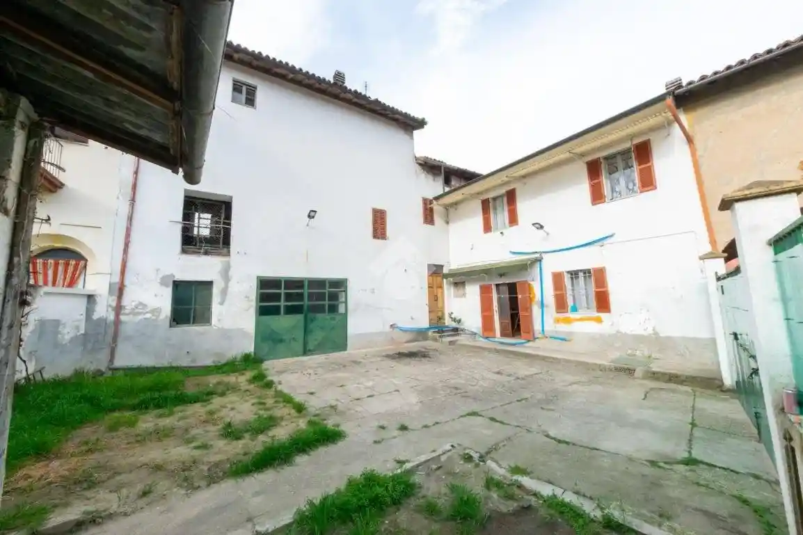 Casa indipendente in vendita a Breme