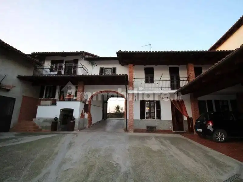 Villa unifamiliare, ottimo stato, 1227 m², Camerano Casasco - foto 2
