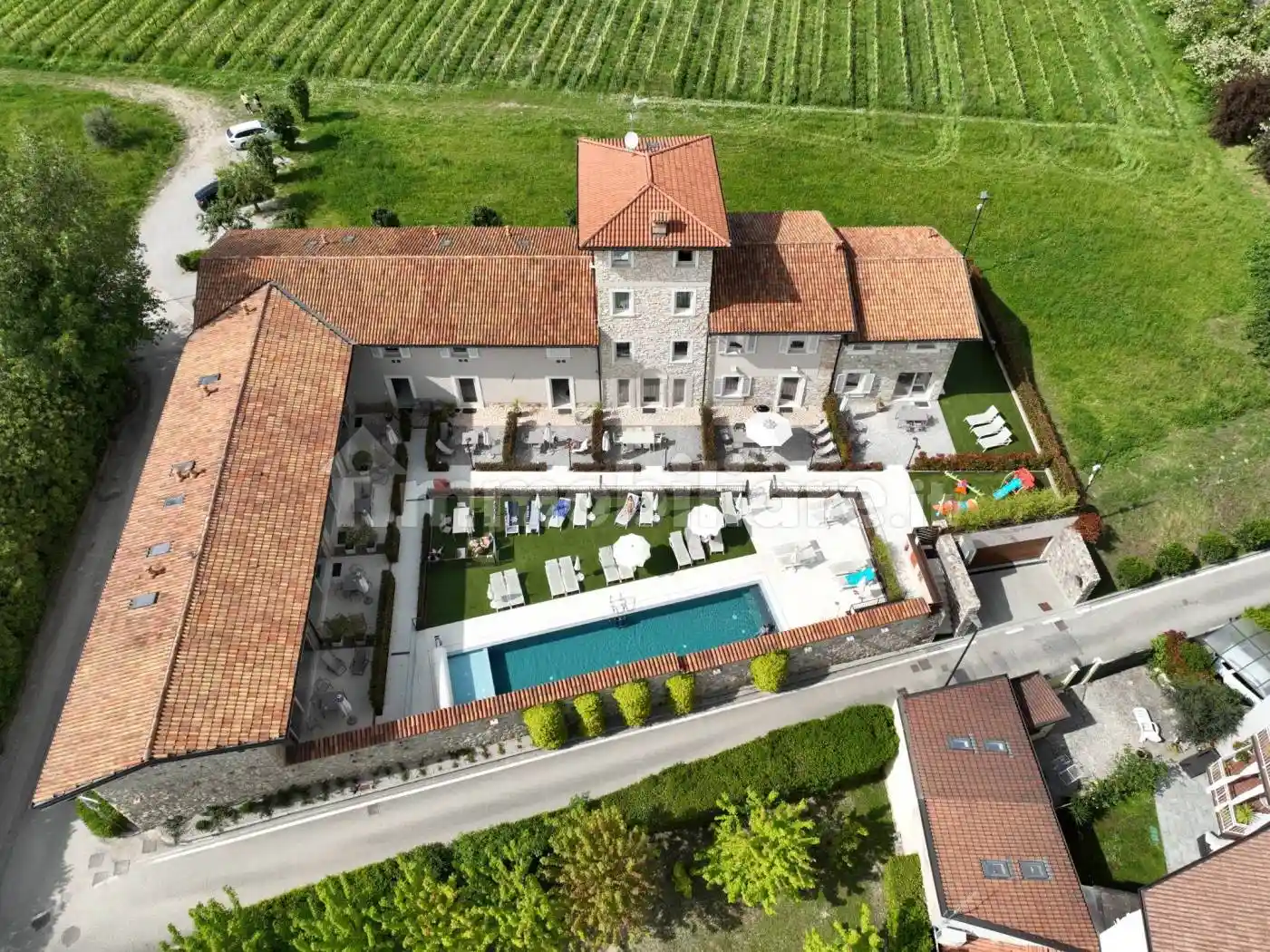 Palazzo - Edificio in vendita a Desenzano del Garda