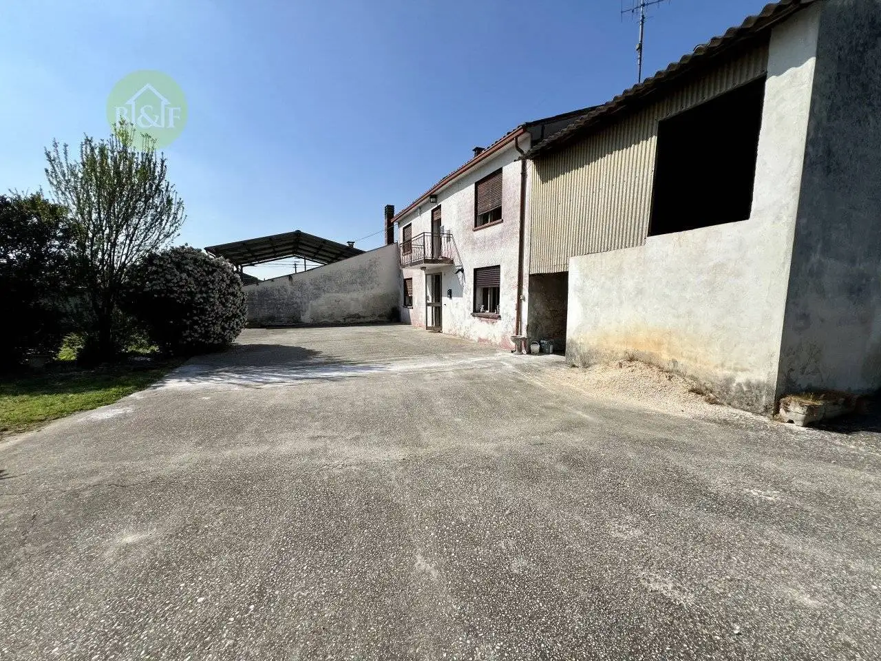 Casa indipendente in vendita a Boschi Sant'Anna