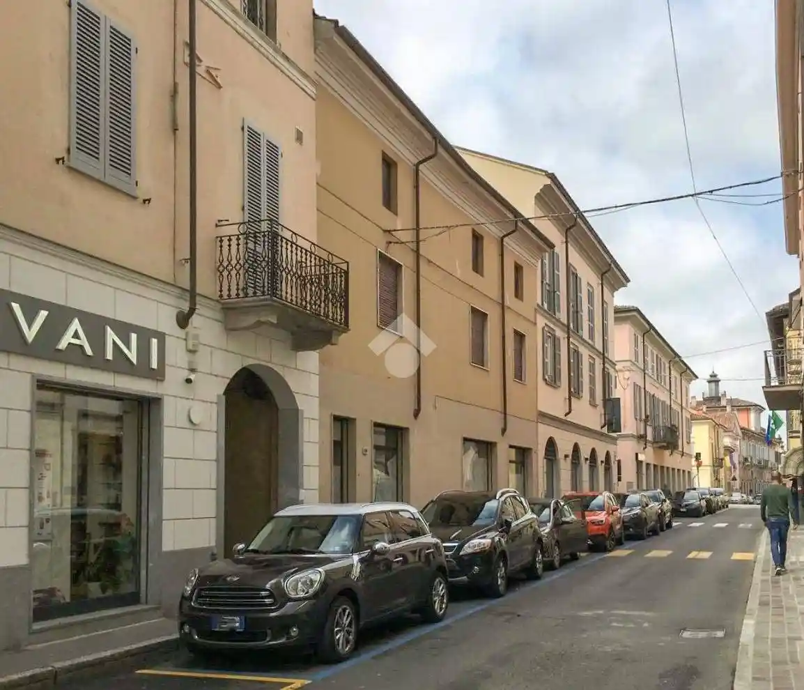 Palazzo - Edificio in vendita a Stradella