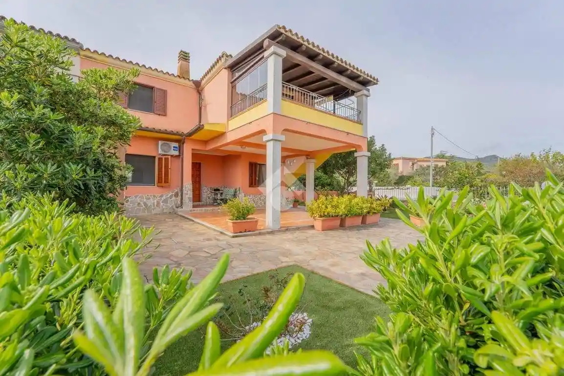 Villa in vendita a San Teodoro