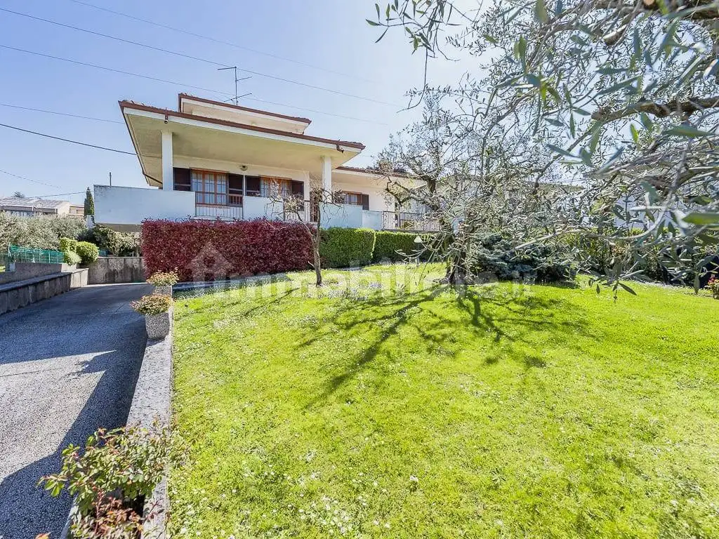 Villa in vendita a Pastrengo