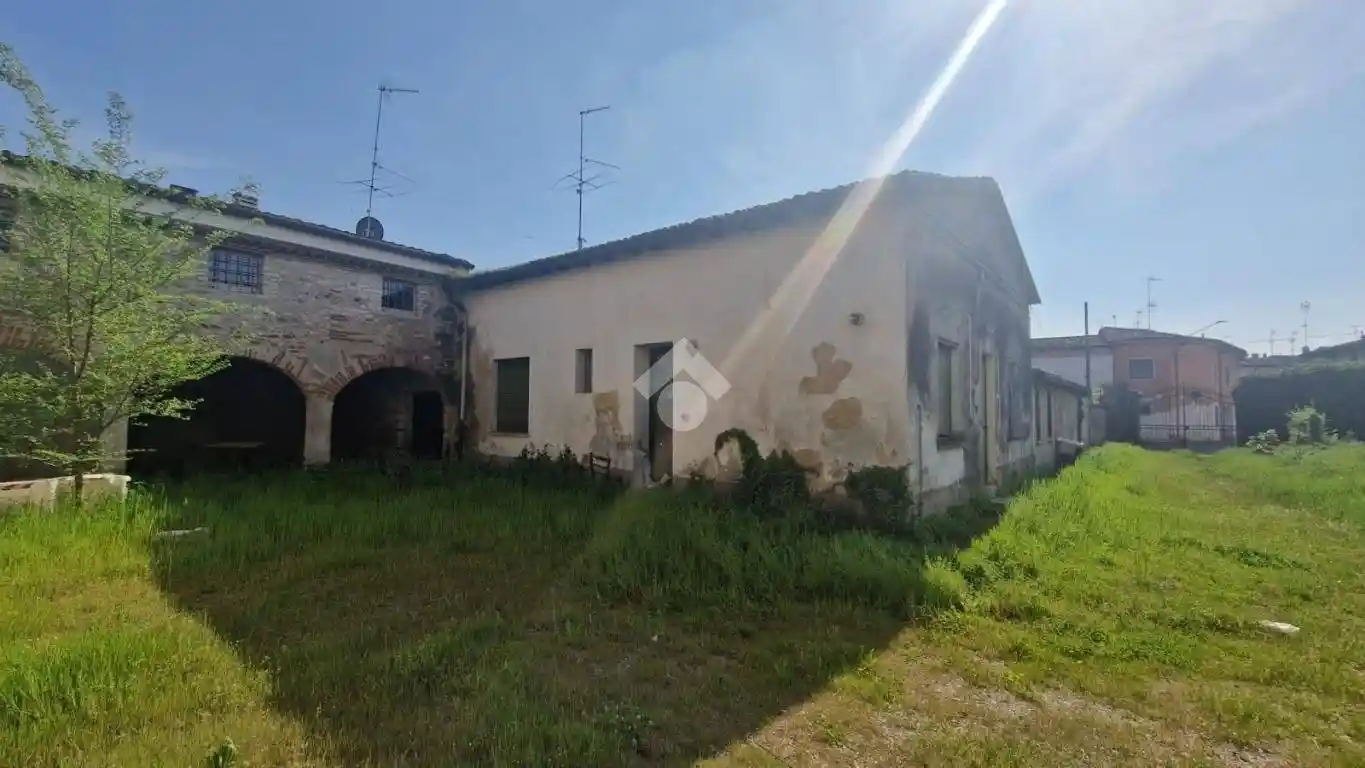 Rustico, da ristrutturare, 620 m², Medole - foto 3
