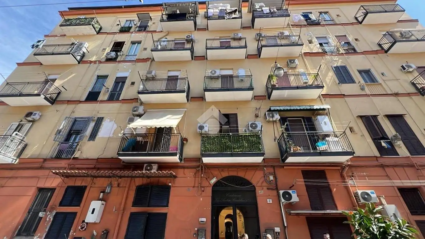 Appartamento in vendita a Napoli