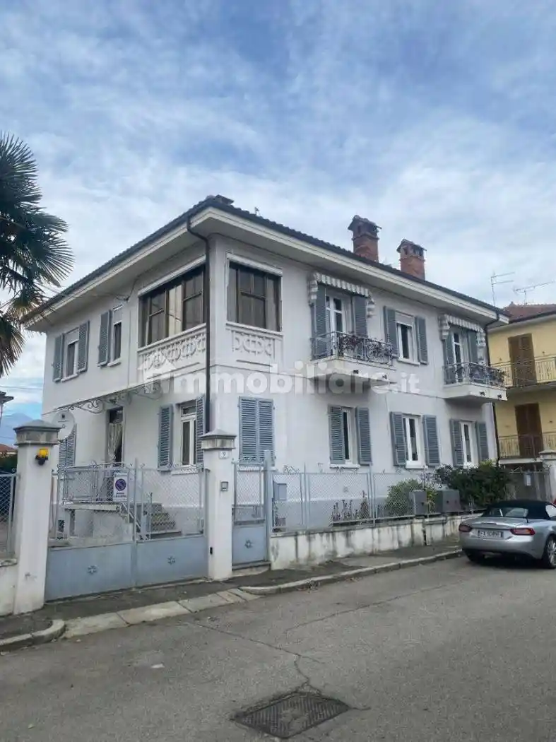 Villa in vendita a Pinerolo