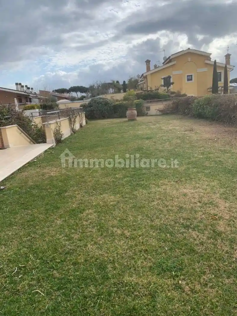 Villetta a schiera in affitto a Roma