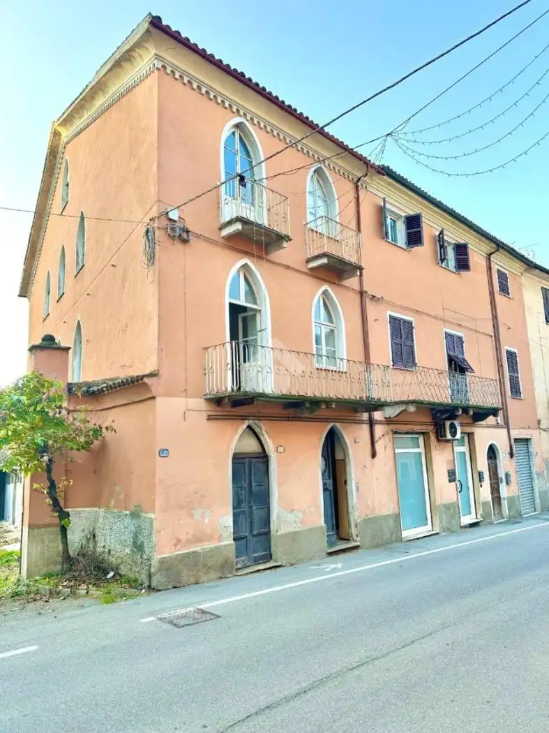 Palazzo - Edificio in vendita a Cassano Spinola
