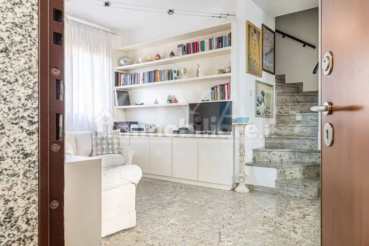 Appartamento in vendita a Monza